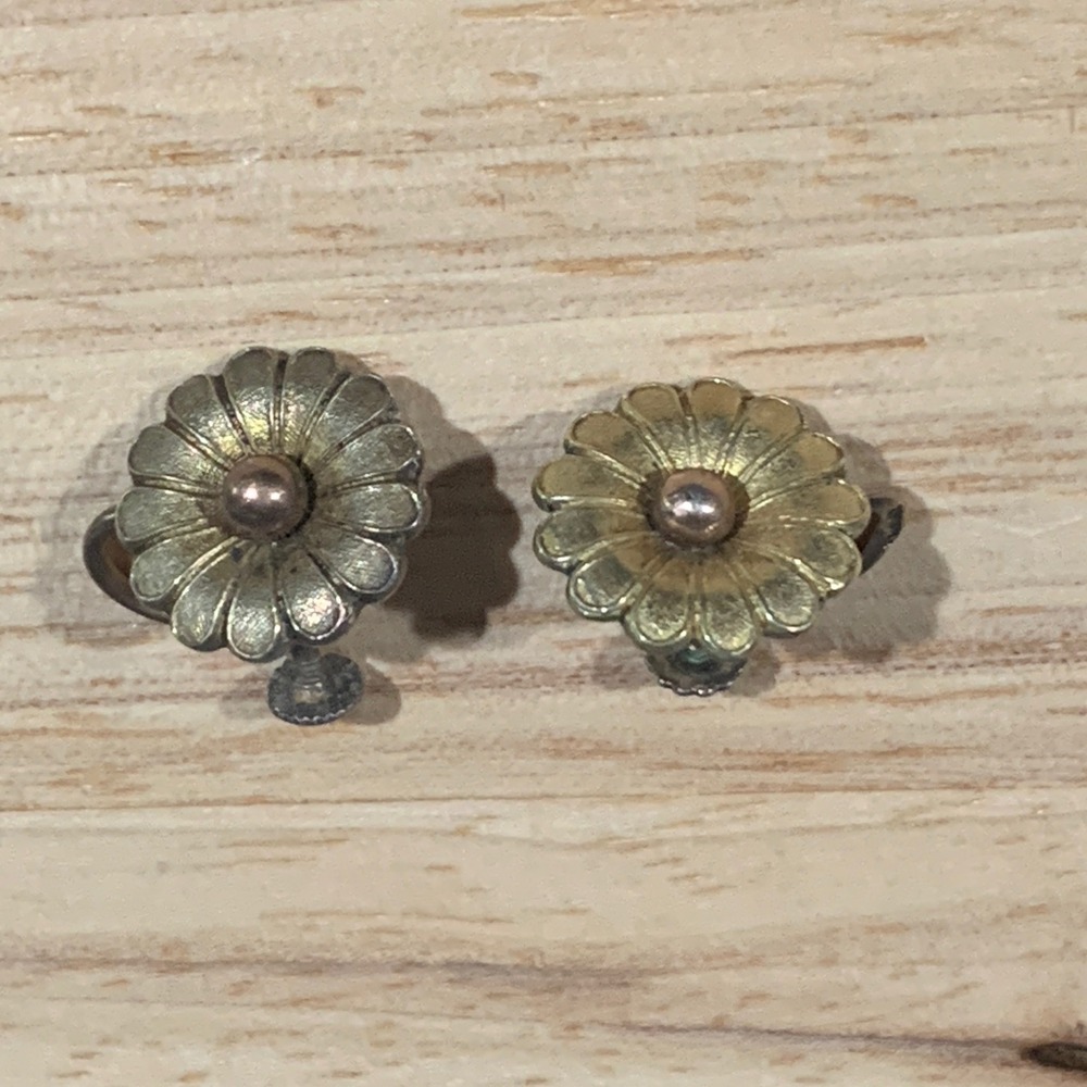 Krementz Flower Earrings Women OS Vintage Gold Overlay Daisy Screw Back Floral
